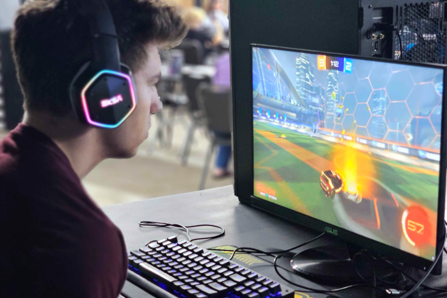 Andy playing Rocket League varsity match